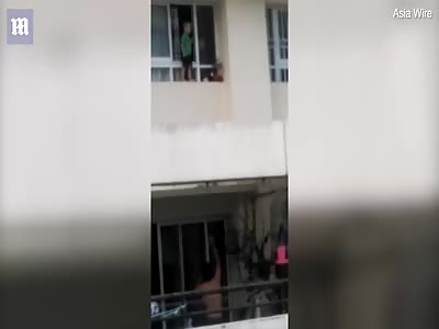 SHOCKING!! TODDLER STAND ON 11TH FLOOR WINDOW LEDGE!! 