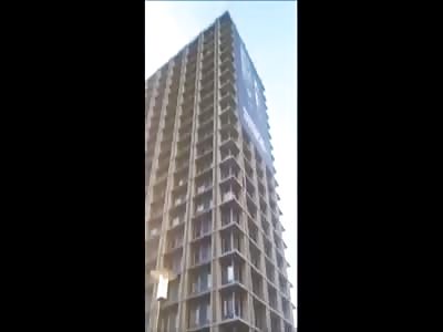 Shocking!! Woman jumps from 25 story's And did not survive !!