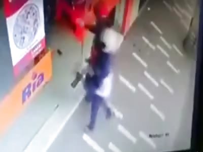 Thief enters a store to steal and ends up being shot in the spine and becoming crippled