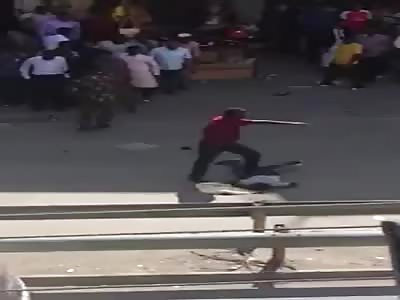 Kenya cop kills a man on the street in front of everyone