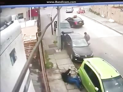 Video shows how colleagues frustrate  robbery