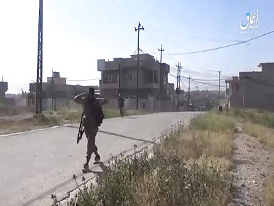 Fighters of the Islamic State try to enter the area Mushayrifa