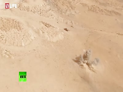  Filmed by a drone: Terrorists of the Islamic State flee in terror before the Syrian Army