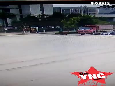 79 Year old man gets crushed under a lorry