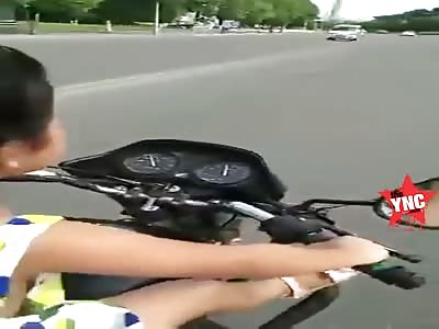  little girl riding a motorcycle, 22 seconds video attracted public anger