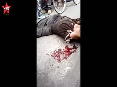 Driver abandons his car after running over cyclist in Ecatepec mexico 