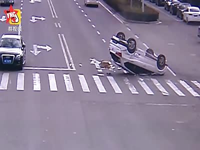in  Zhejiang Two car collision, the car turned 180 Â° 