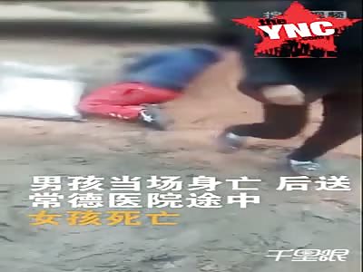 in Hunan little girl crushed his legs by a large truck  mother crys for help