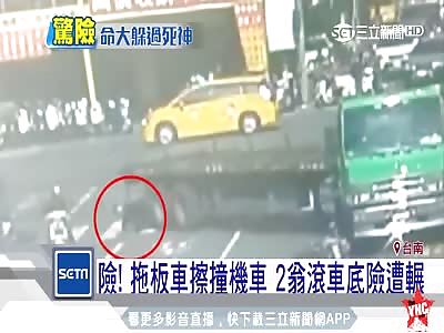  two 70-year-old men get crushed in Taiwan 