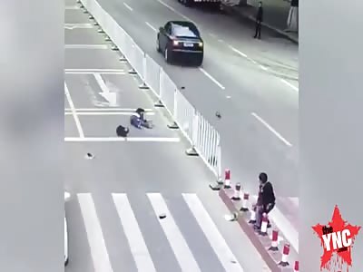 brutal accident on the zebra crossing in Guangzhou