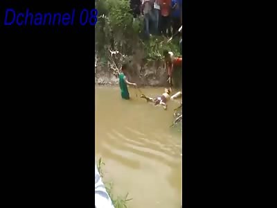 Body of Girl aged 19   Pregnant   Found Floating on River  Her Baby Comes Out body @2:26