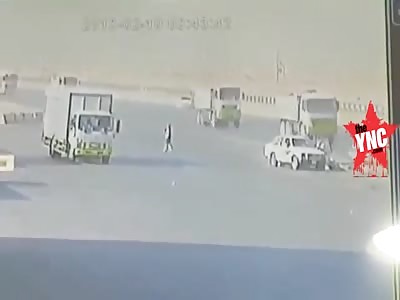 Man trying to help is Launched across the Highway in saudi-arabia landing way down the Road Dying there 