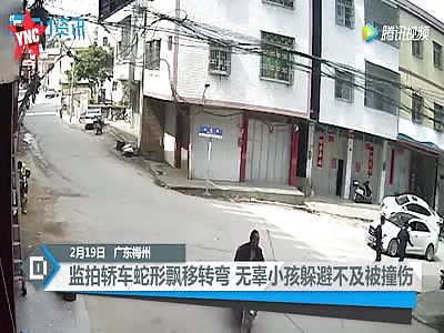 [long shot not zoomed in ] man gets crushed in Guangdong