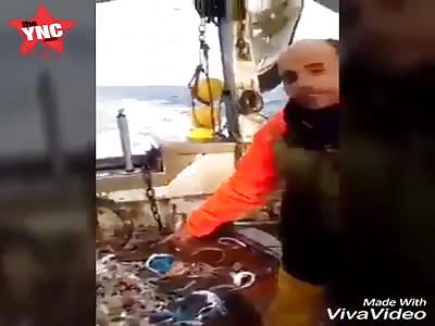 fisherman catch a rotting Algerian dead man