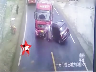 van driver died near Tianmen Bridge in Susong County, Anhui Province