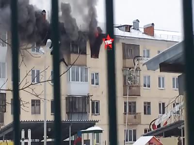 Miraculous rescue of man from the flames of an apartment in Kamensk-Uralsky
