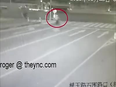 man crushed by a truck in Guangdong