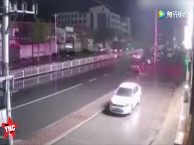 accident in  Guangdong a truck vs a suv