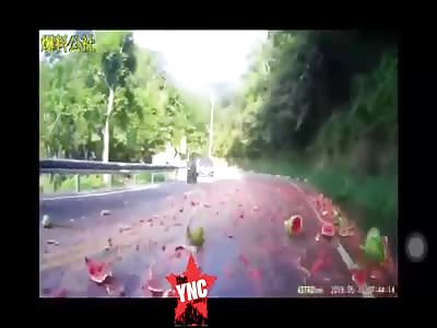 watermelon accident  31km north of Pingyi Road  