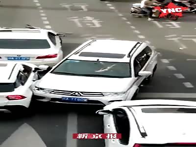 man drove his suv into a crowd in  Chengdu
