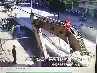 man died when a wall crushed him in Guangdong