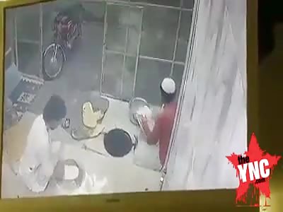 man fell into the bread oven in Quetta , Pakistan