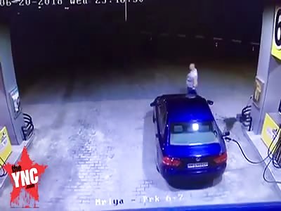 idiot from the Ukraine  he  forgot to pull the gun out of the fuel tank 