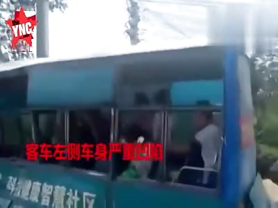  A tanker crashed into a bus in Shandong