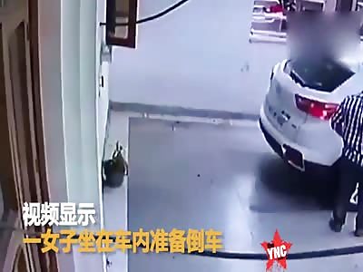 man commanded his wife to reverse the car and was then crushed