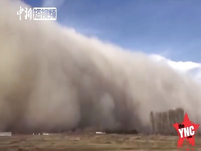 massive movie type sandstorm hits in Zhangye, Gansu