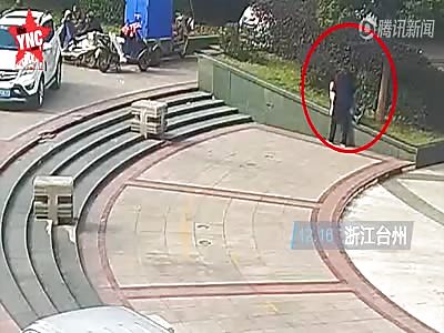 a stranger sexual molest woman in broad daylight people watch and do nothing in in Wenling