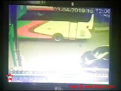 Rider Dragged and Crushed to Death by Bus (Action&Aftermath)