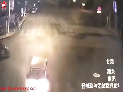 man dies on the zebra crossing in Suzhou