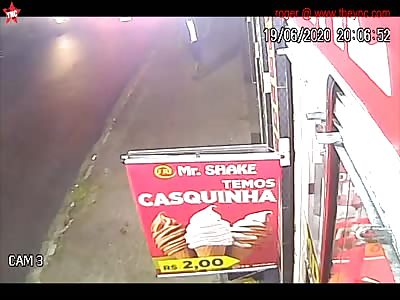 gangsters rob a ice cream parlor Alvorada in Rio Grande do Sul, Brazil