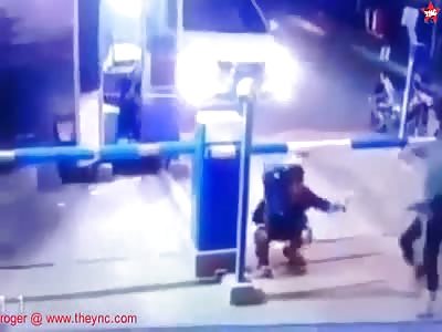 youth gets hit in the head by a car park barrier pole