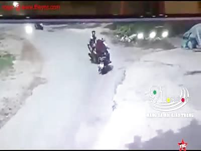 bikes collide into each other in Vietnam