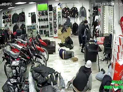 Motorcycle shop robbery in Nunoa,Chile
