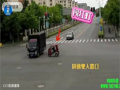Disabled man on his tricycle crashed into a truck and died in Shanghai