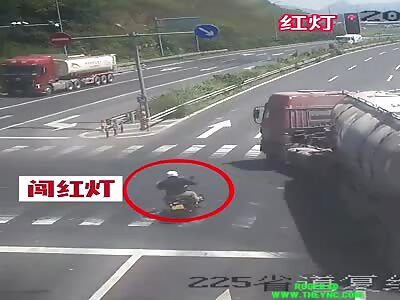 Yan on his motorcycle crashed into a Truck in Taizhou