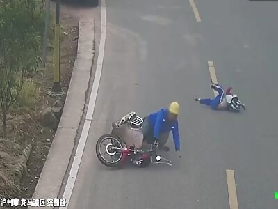 7-year-old student Zhang was hit by a motorcycle in Luzhou City
