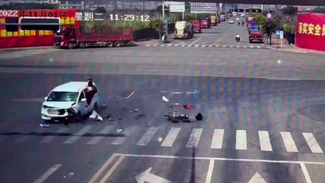 Liu died in a 360° zebra crossing Accident in Meishan City