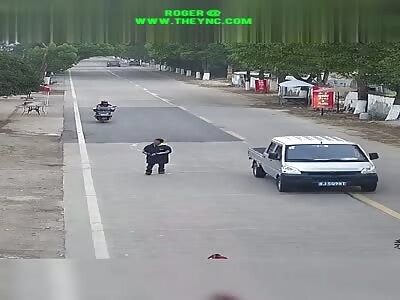 Jin, on his electric bicycle crashed into Cheng in Huangyan District
