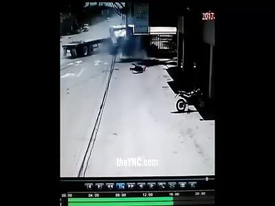 Motorcyclist and Pedestrians hit by a Truck out of Control