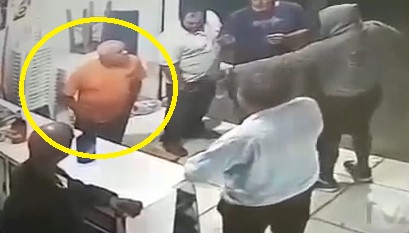 Robber killed By Off Duty Cop in Brazil (CCTV)