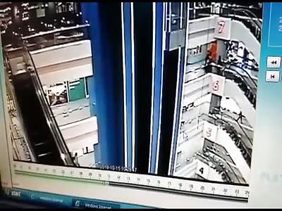 Guy Commits Suicide in Mall after Argument with his Girlfriend