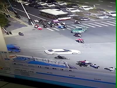 car hit many people in China