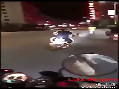 Men suffer a terrible accident when playing with the motorcycle