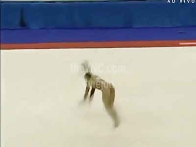 Gymnast breaks her neck in failed acrobatics