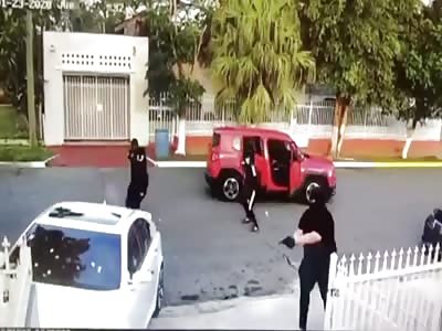 Three Masked Cartel Gunmen Execute Driver.