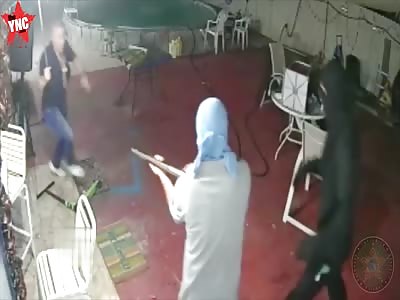 Man fights off 3 armed robbers with a machete